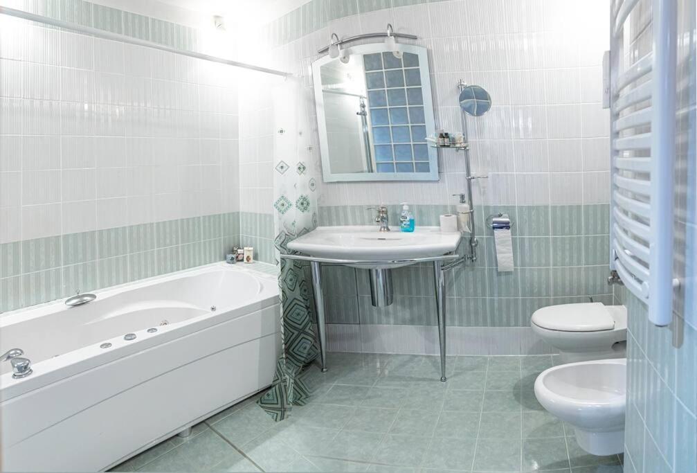 Very Spacious & Modern 3Bed Near Airport & Centre Szófia Kültér fotó