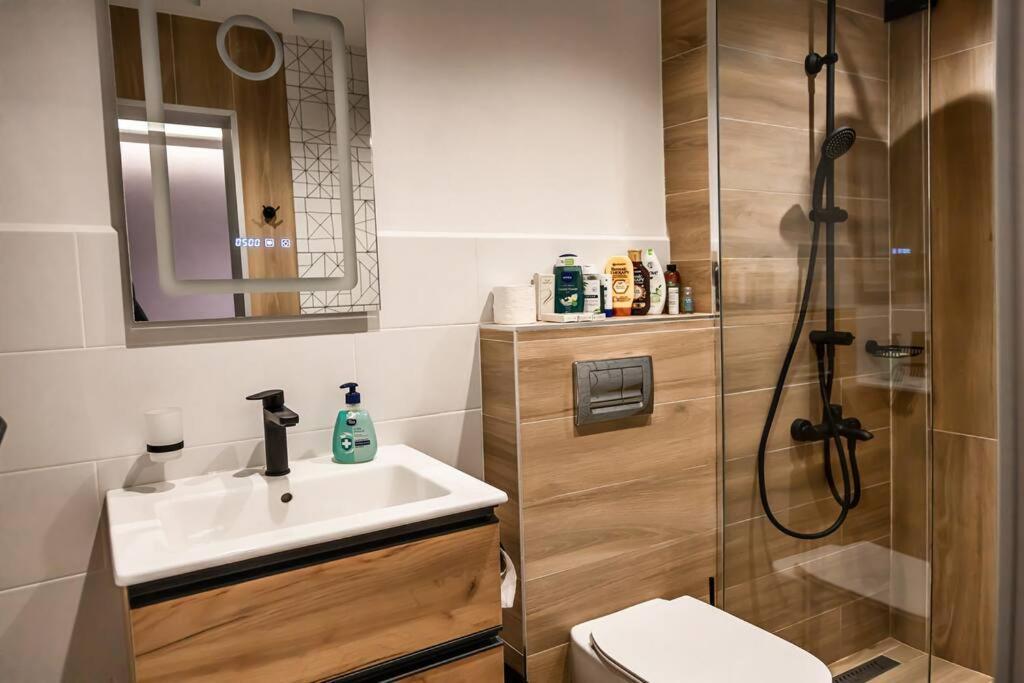 Very Spacious & Modern 3Bed Near Airport & Centre Szófia Kültér fotó