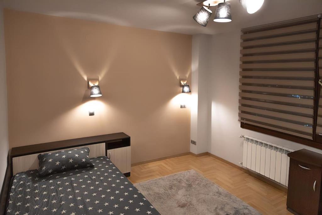 Very Spacious & Modern 3Bed Near Airport & Centre Szófia Kültér fotó
