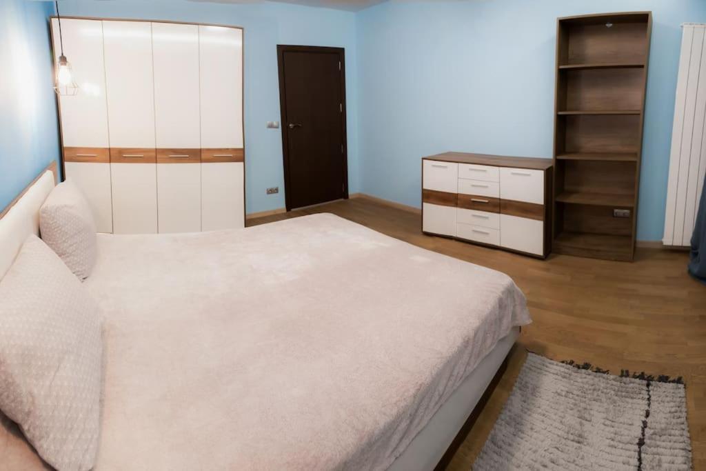 Very Spacious & Modern 3Bed Near Airport & Centre Szófia Kültér fotó